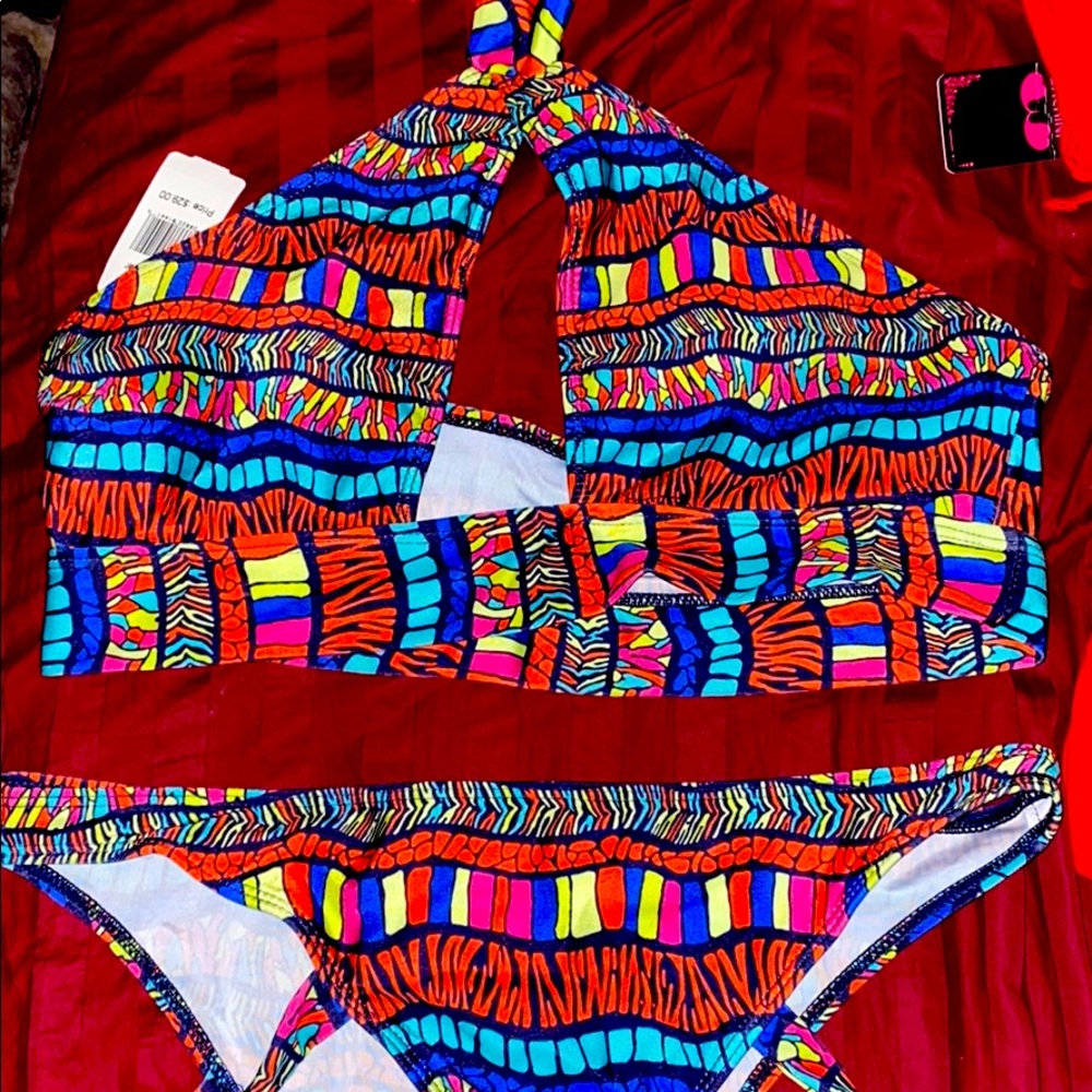 Swimsuit - Picture 2 of 3